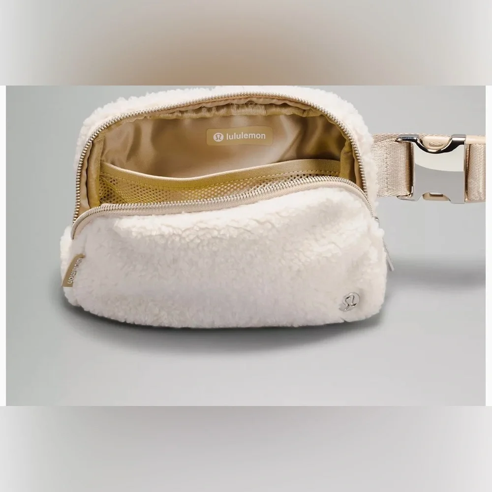 LULULEMON Everywhere Belt Bag Natural Ivory Fleece NWT - Picture 4 of 9